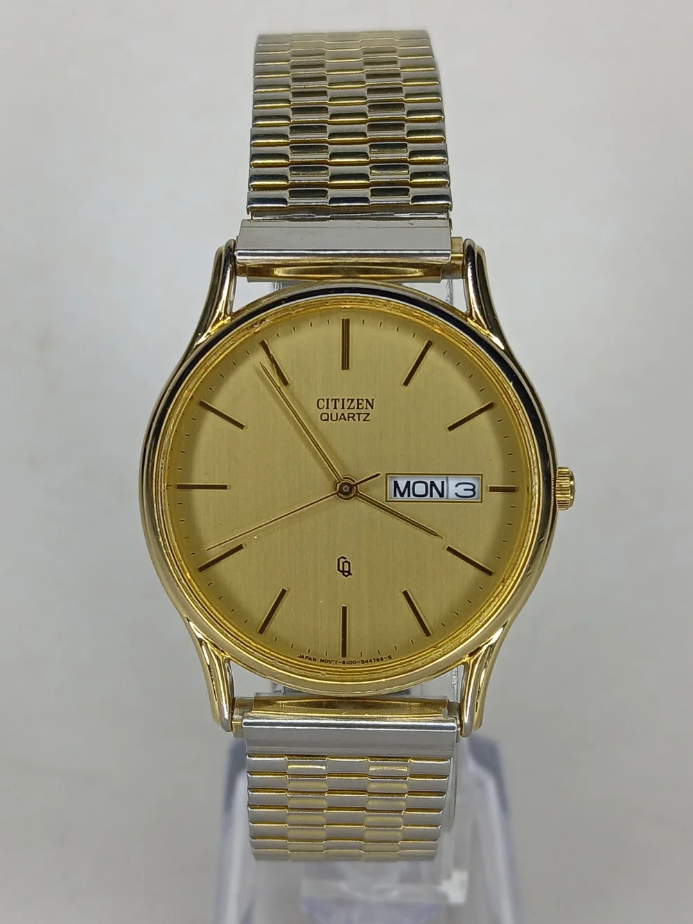 Citizen Quartz Men's Vintage Gold Tone Day Date Watch 6100-S20269 Stretch Band